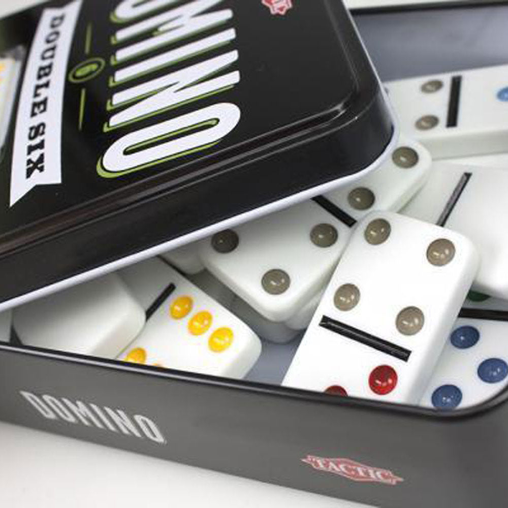 Tactic - Tactic domino double six – bordspel – luxe tin – klassiek dominospel met gekleurde stenen – vanaf 7 jaar – 2 of meer spelers