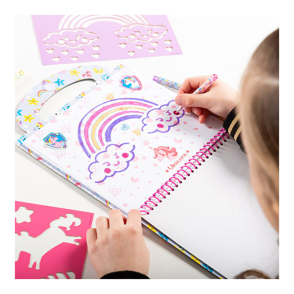Totum - Totum unicorn designer vakantie doeboek stickeren tekenen en schrijven - creatief speelgoed meisjes vanaf 3 jaar - 25 delig - incl. stickers en sjablonen knutselen