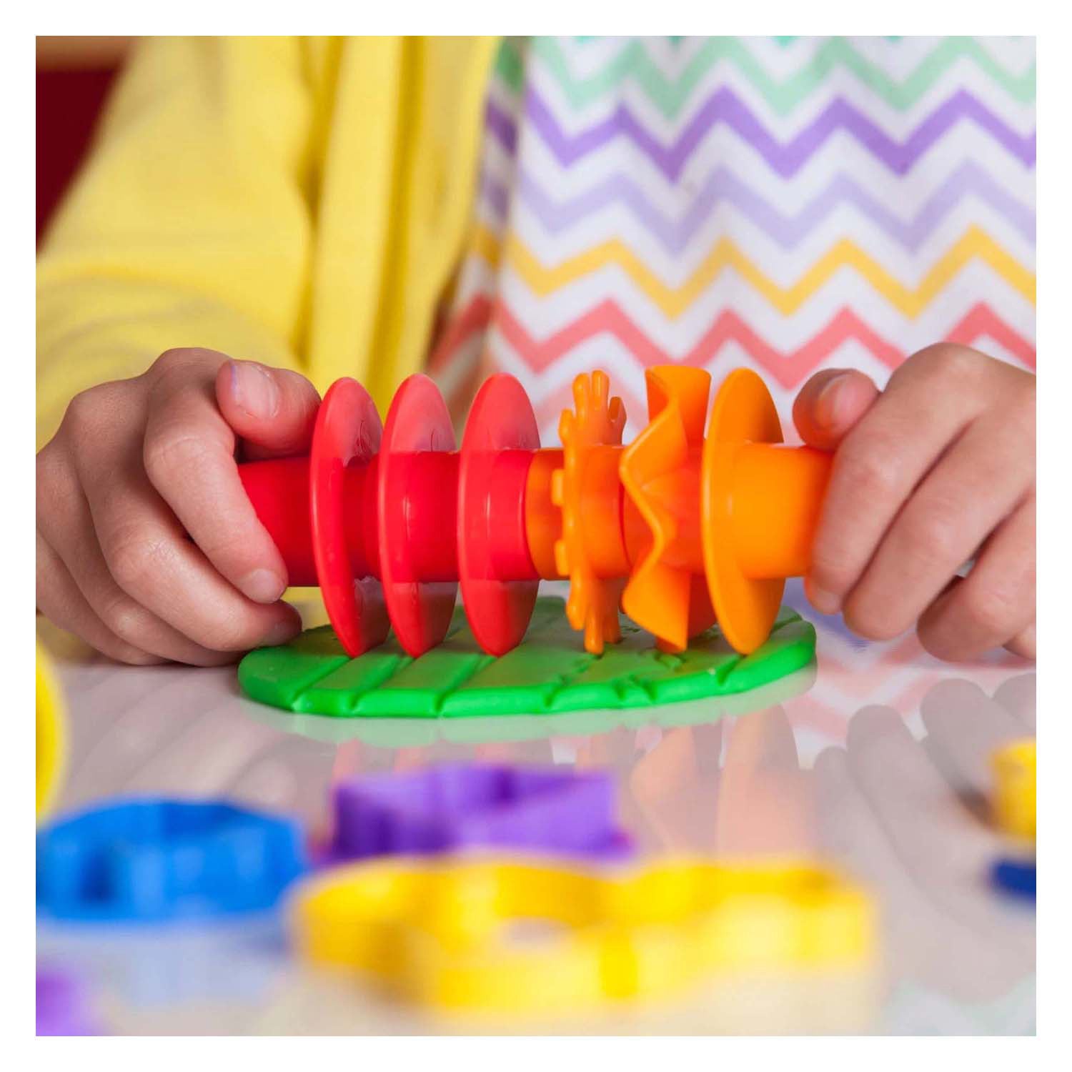 Hasbro - Hasbro -doh toolkit met +30 onderdelen & 10 kleipotjes