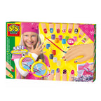 Ses nagels versieren