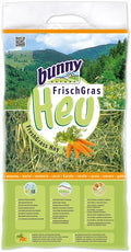Bunny nature Vers gras hooi met wortel