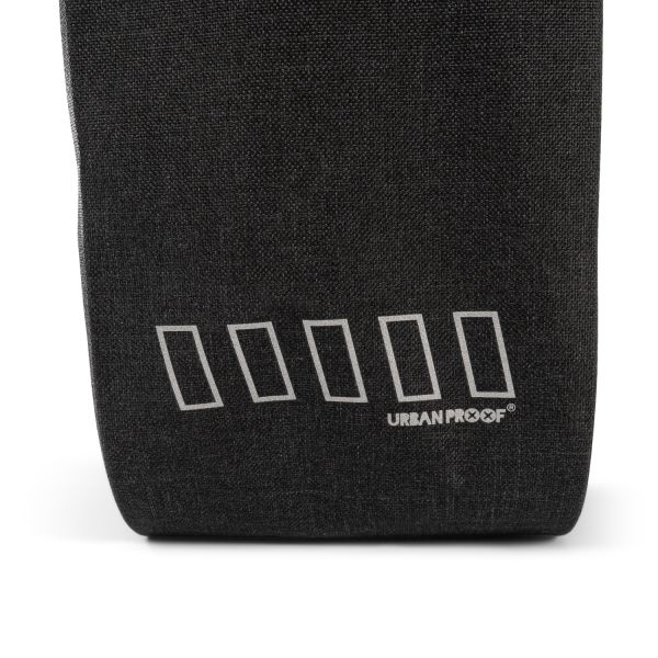 Urbanproof - Urbanproof single district tas 20l zwart recycled