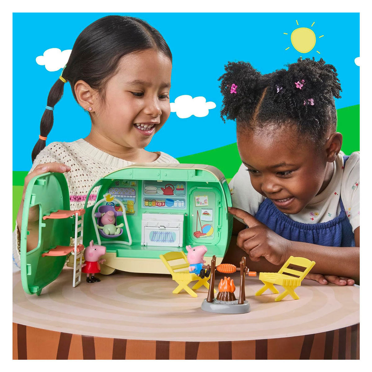 Peppa pig three little piggies caravan
