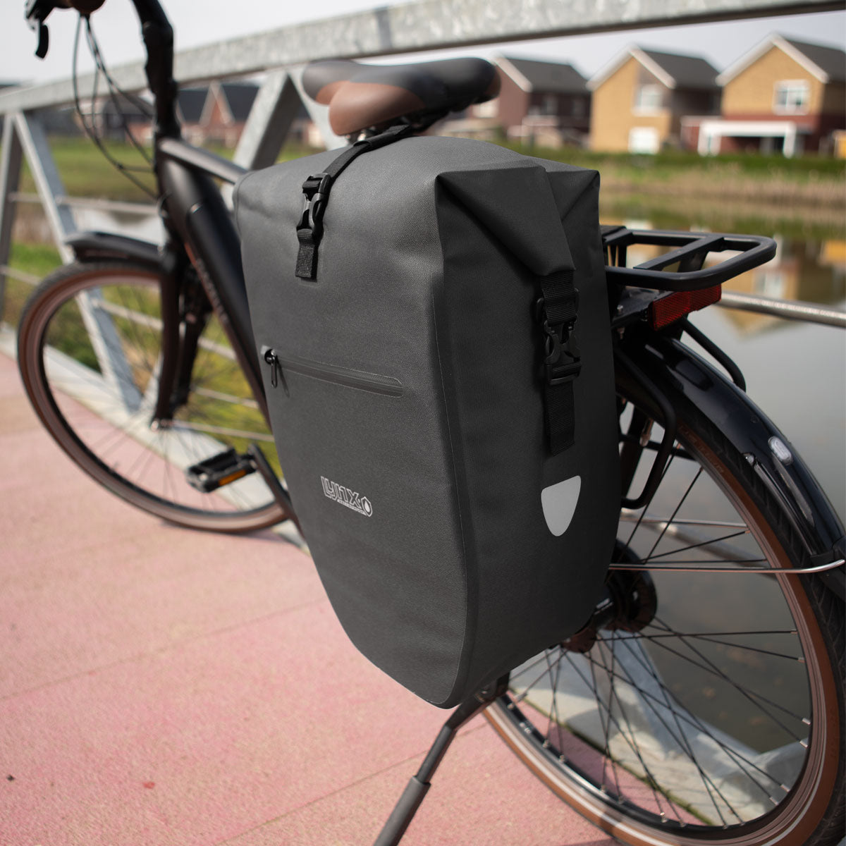 Lynx - Lynx fietstas enkel tpu 28l zwart waterdicht e-bike hayes
