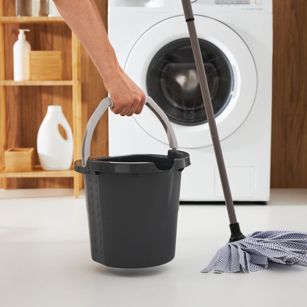Rotho - Rotho daily emmer met schaalverdeling 10l antraciet