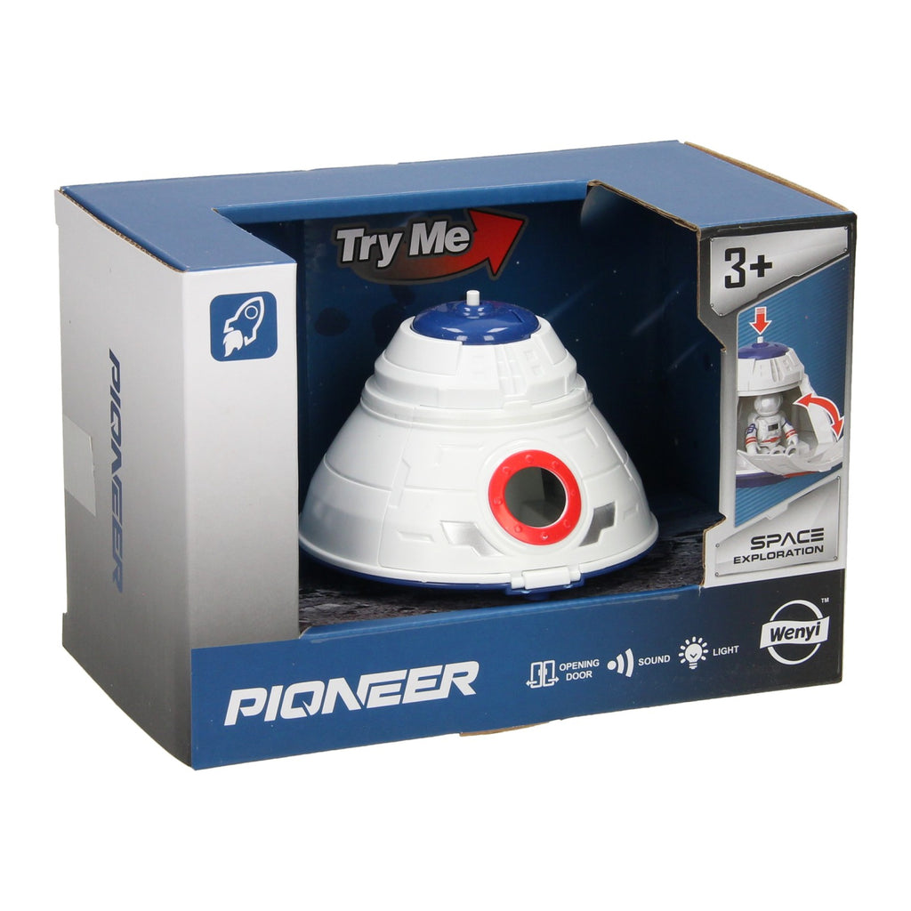 - Space Capsule met Astronaut