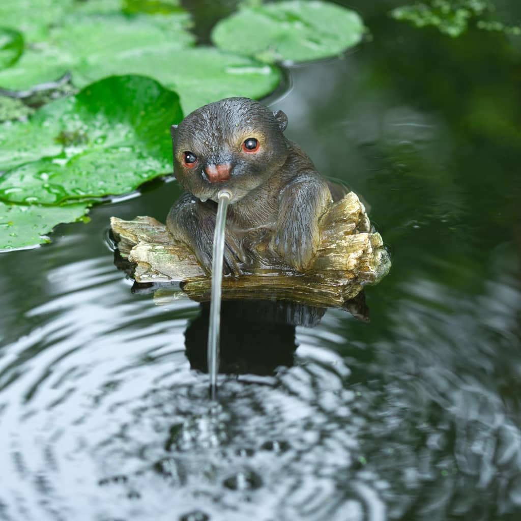 Ubbink drijvende spuitfiguur otter op boomstam waterornament