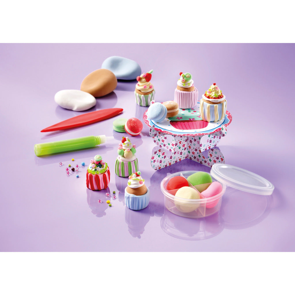 Intro cupcake factory in leuk knutsel koffertje om macarons en cupcakes te maken