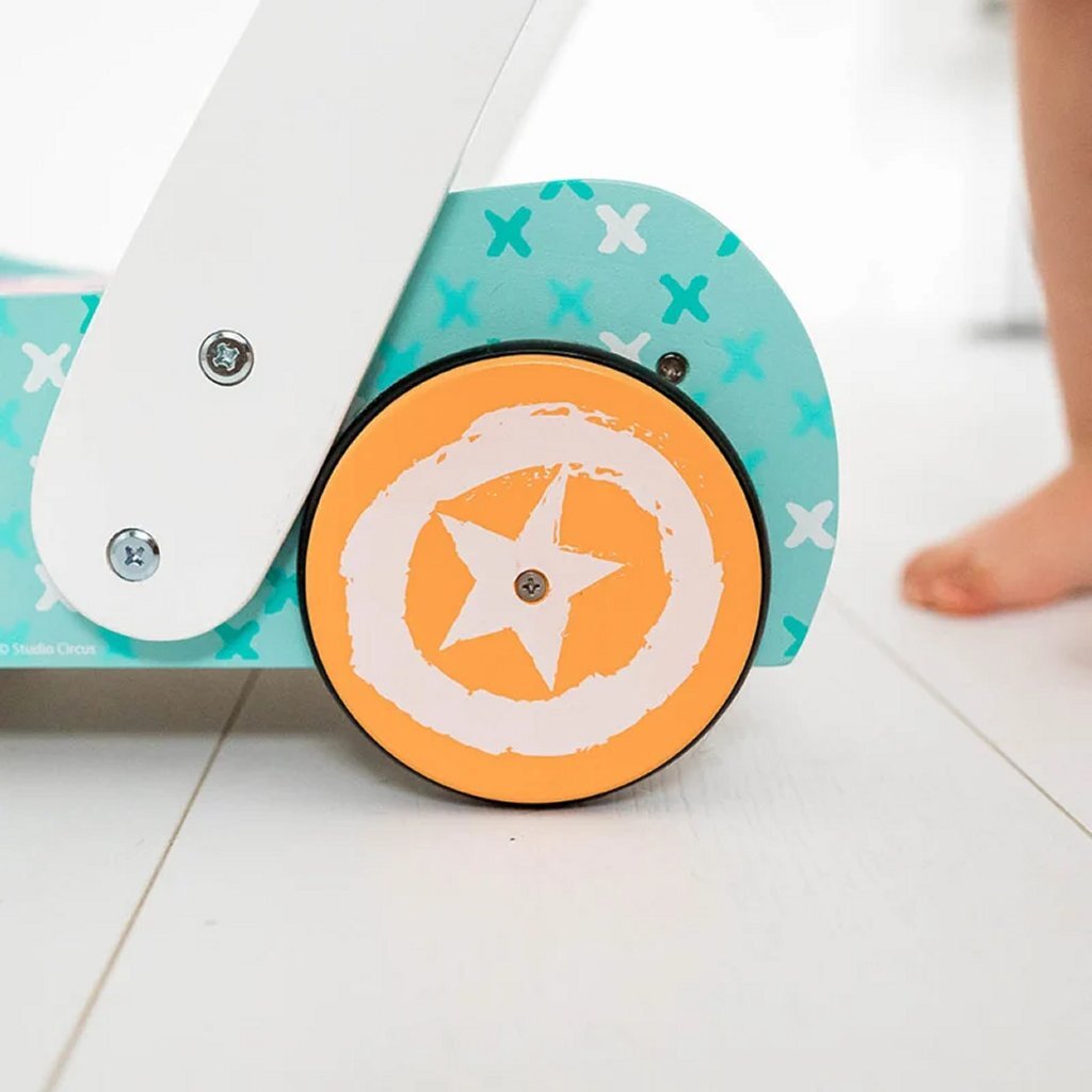 Studio Circus - Studio Circus houten loopwagen + houten blokken
