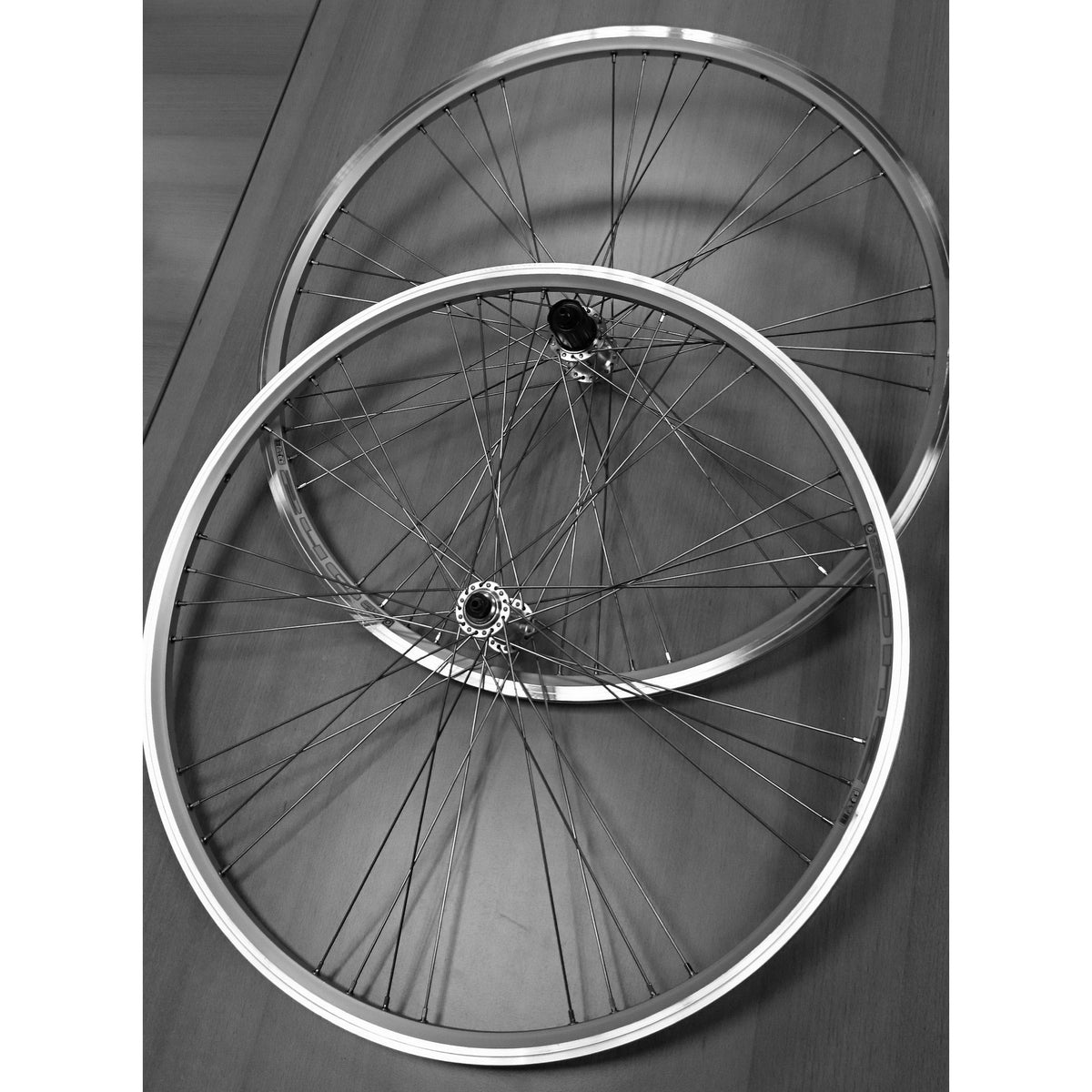 Velox - Velox wielset 28"hybride velg m240 9x4 gespaakt enk.gebust