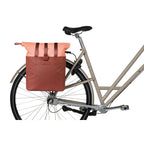 Basil B.V. - B.V. Tas basil vive shopper bordeaux/roze | mik hooks | 20l