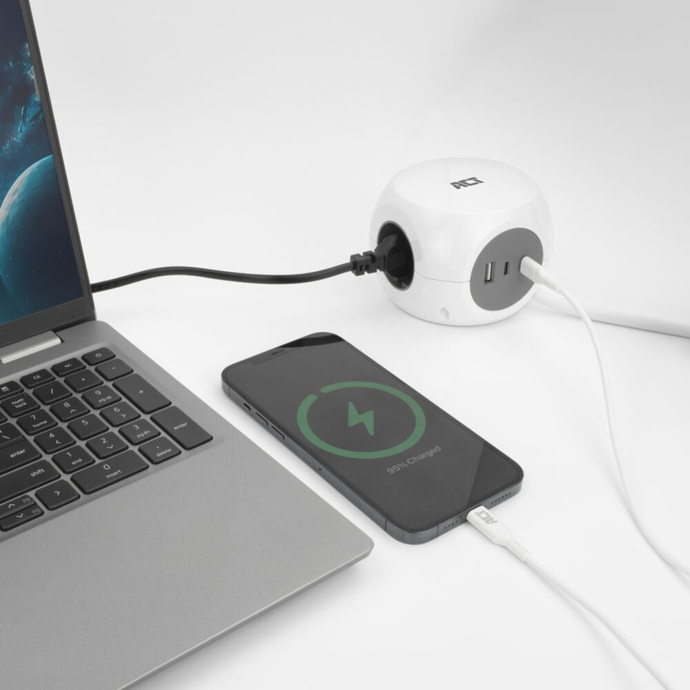 ACT Connectivity - ACT Connectivity Act stekkerdoos kubus met 3 stopcontacten 30w power delivery usb-c/a poorten kabellengte 15m ac2420
