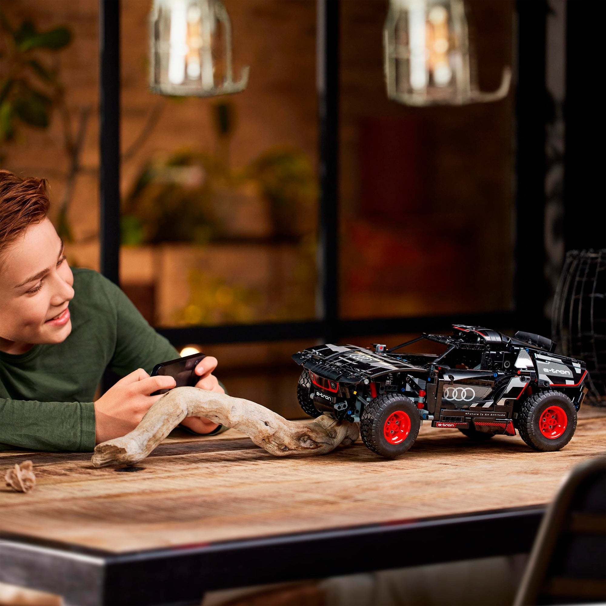 Lego technic 42160 audi rs q e-tron
