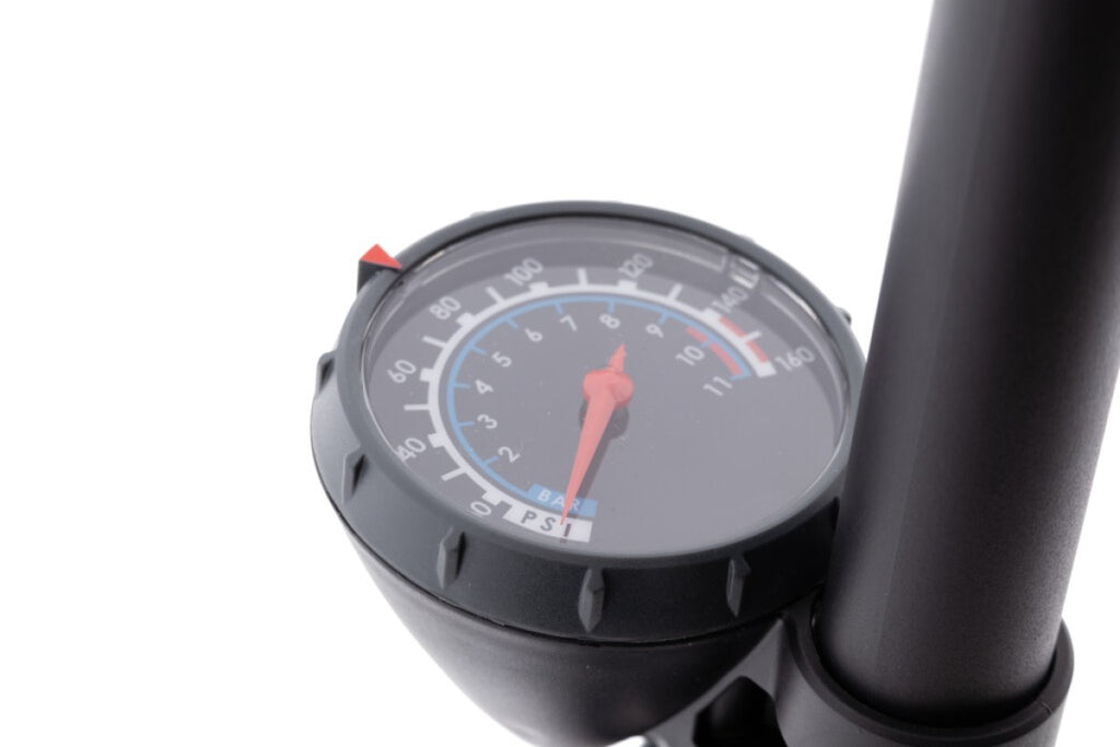 SKS - voetpomp met meter “made by beto“